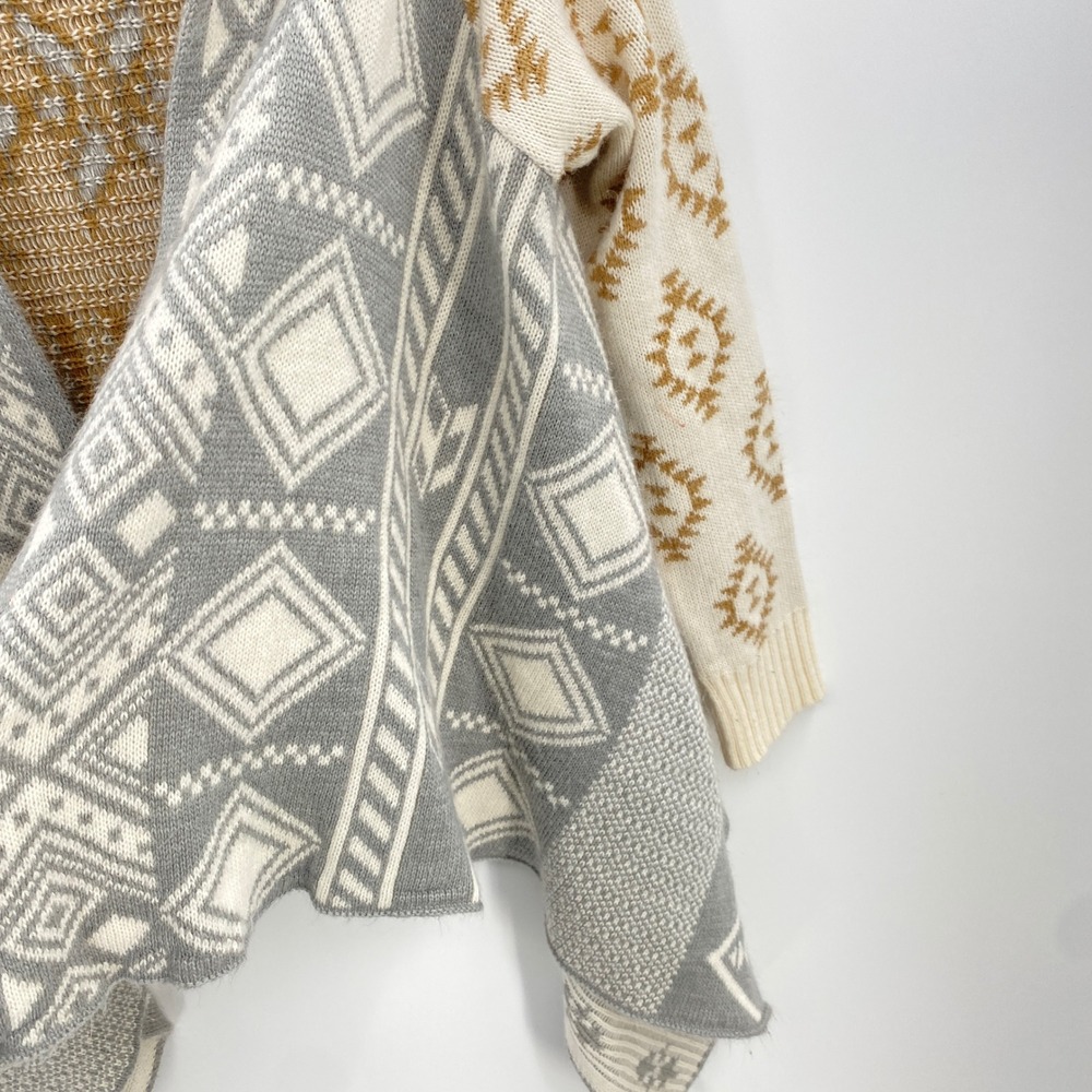 Hippie Rose Cardigan Sweater Womens Small Gray Tan Aztec Western Waterfall Boho - Picture 3 of 11